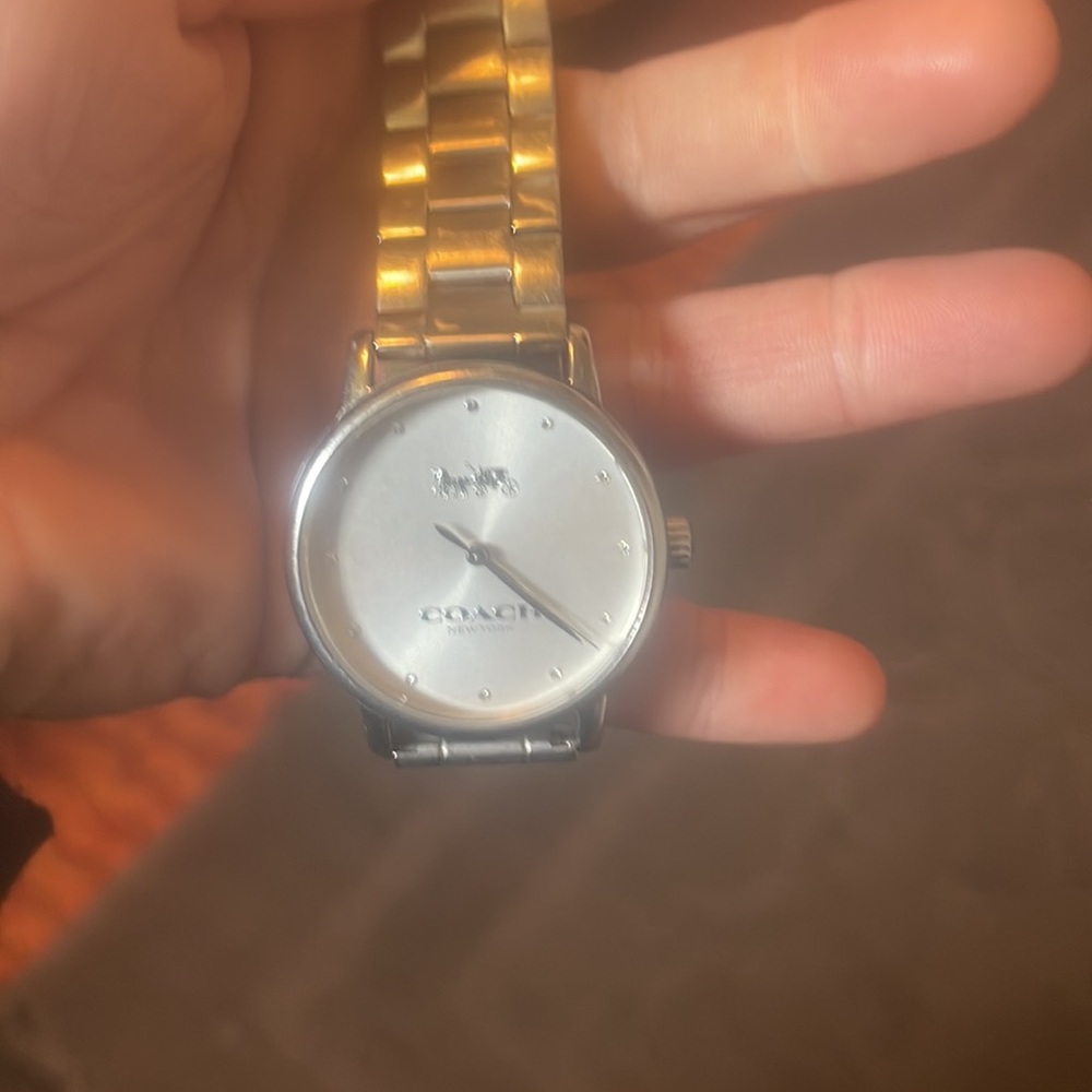 Like new women’s coach watch - Picture 3 of 3